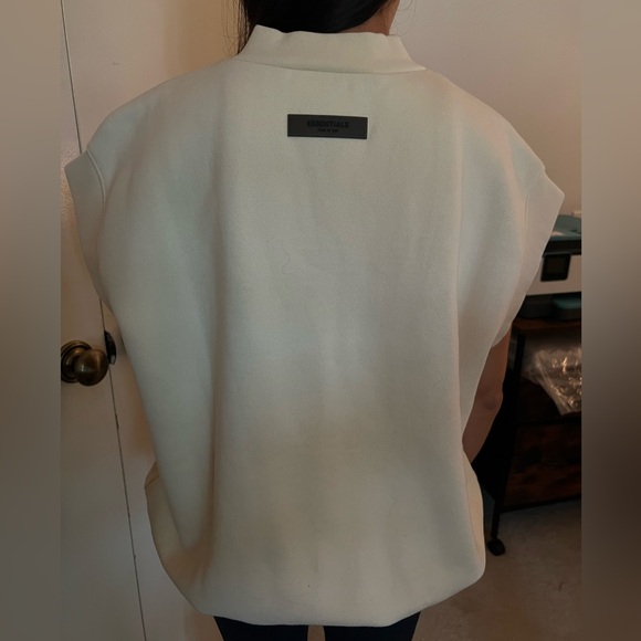 Fear Of God Essentials cream vest - Picture 9 of 9